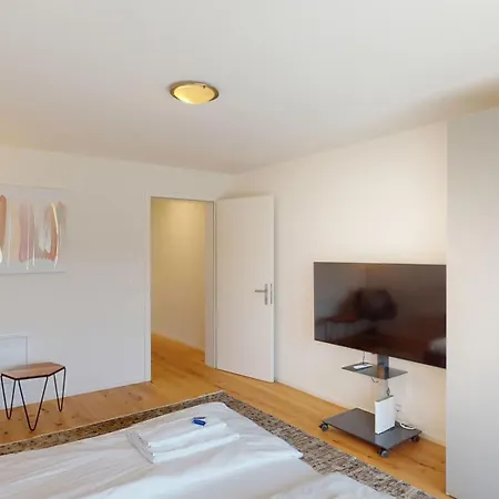 Amazing The Center, Very Sunny - Sun 4 *