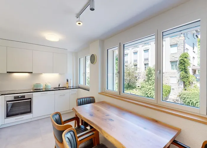 Amazing The Center, Very Sunny - Sun 4 * Zurich