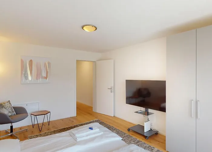 Amazing The Center, Very Sunny - Sun 4 *