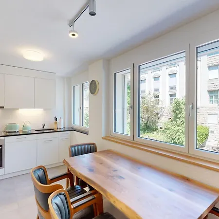 Amazing The Center, Very Sunny - Sun 4 * Zurique